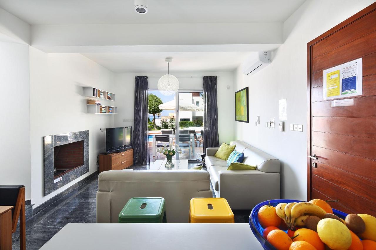 Paradise Cove Luxurious Beach Villas Pafos Exterior foto